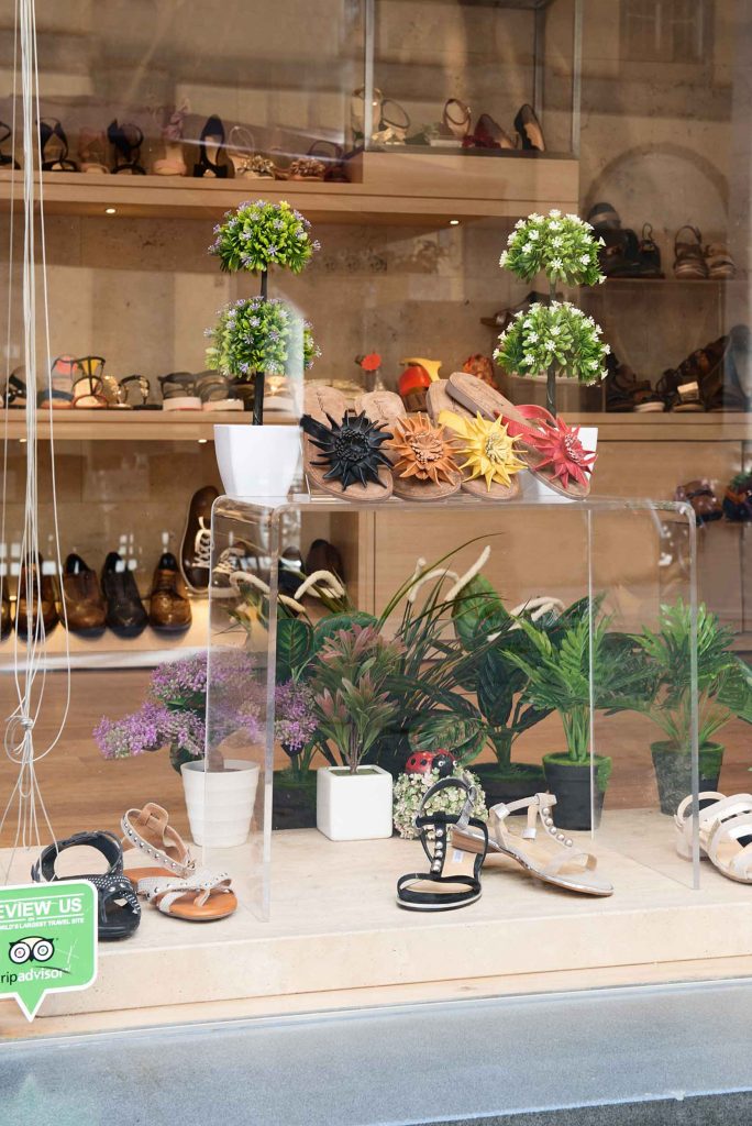 Goccia shoes window
