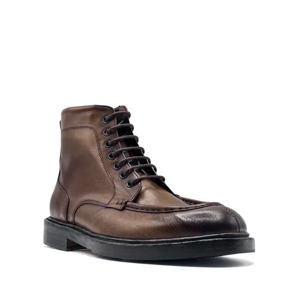 lace-up boots